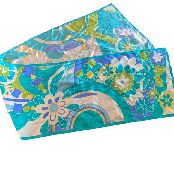 Oscar de la Renta Accessories - Oscar de la Renta silk scarf, blues, floral